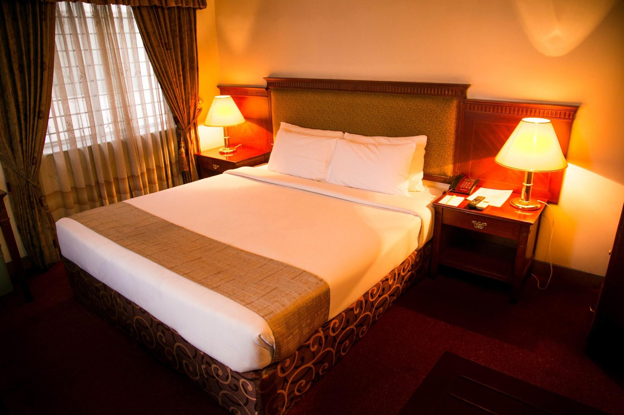 Hotel Bon Vivant Dhaka Buitenkant foto