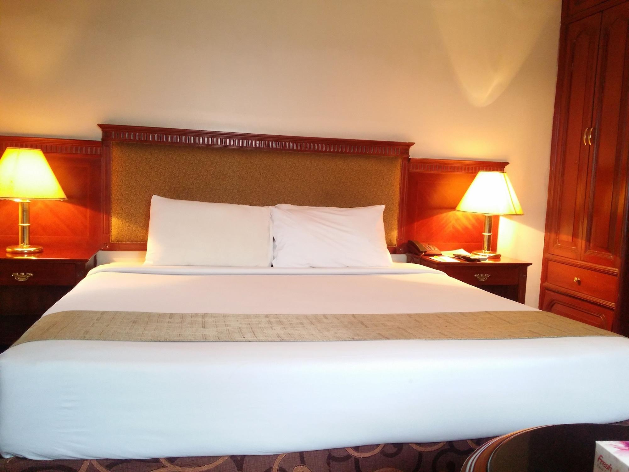Hotel Bon Vivant Dhaka Buitenkant foto