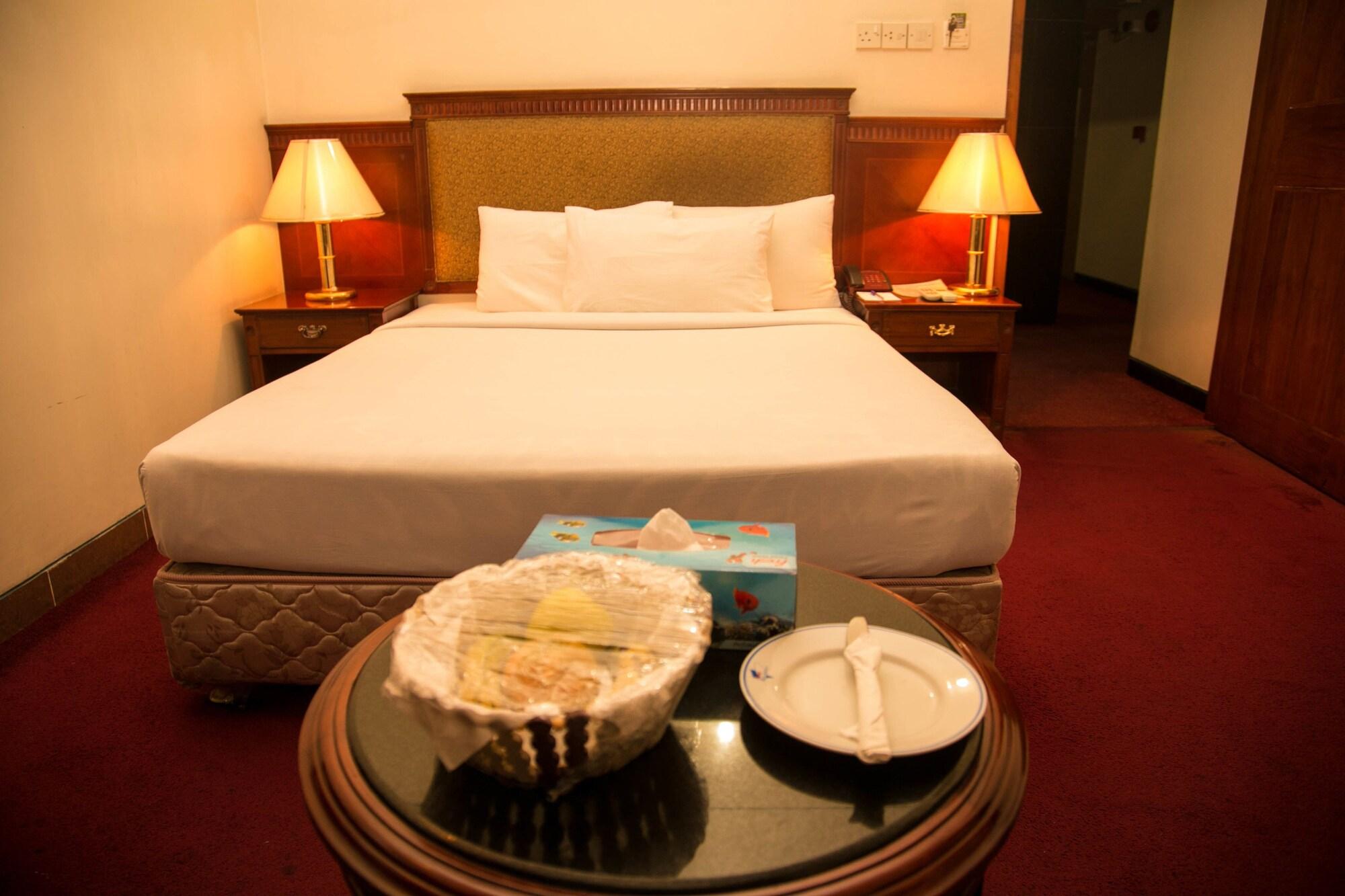 Hotel Bon Vivant Dhaka Buitenkant foto